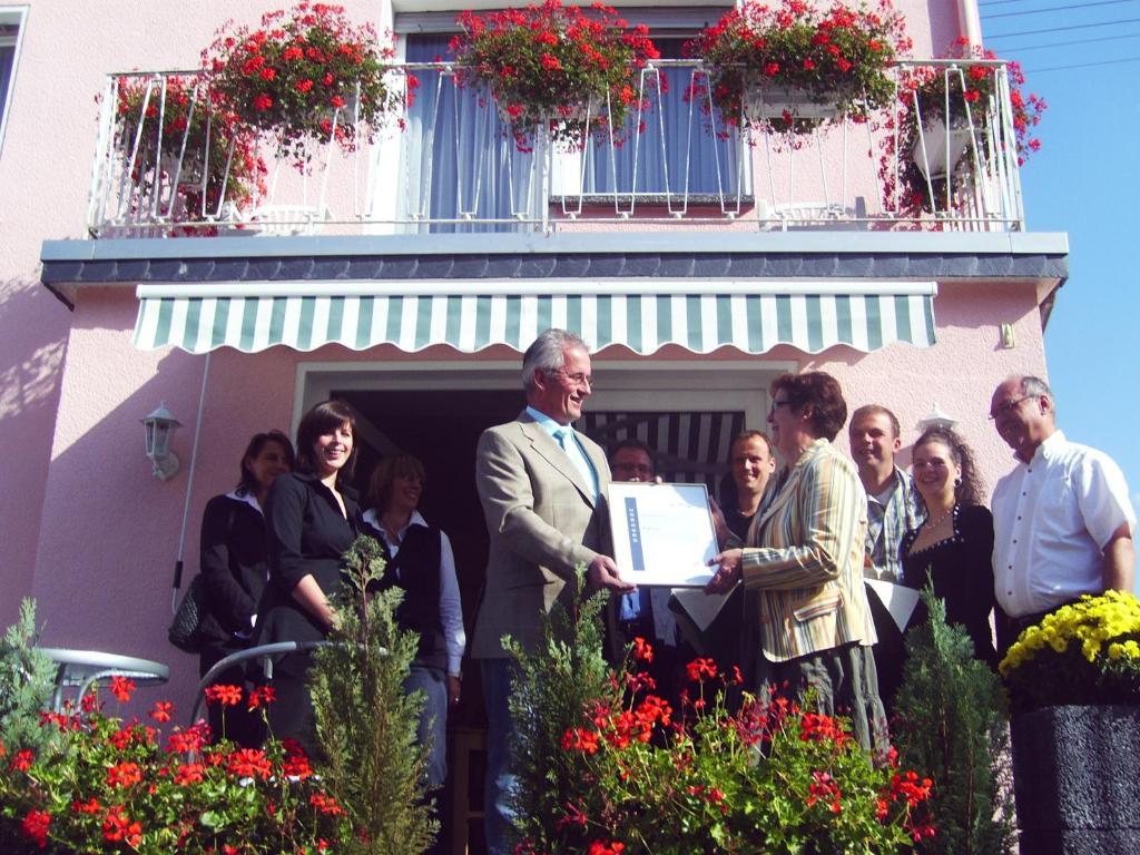 Gaestehaus Alexanderhof Leiwen Buitenkant foto